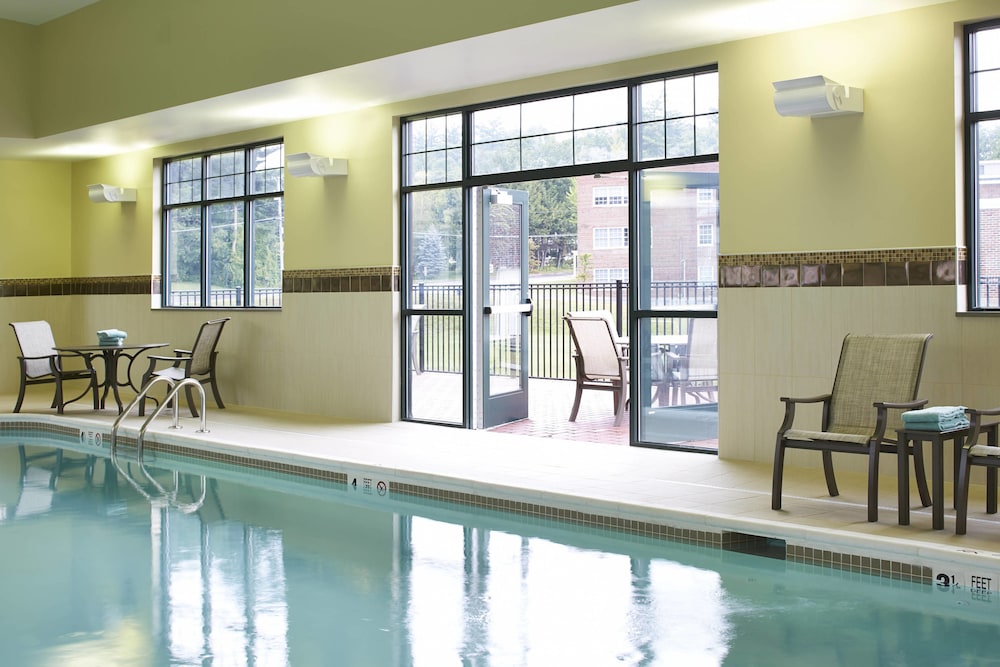 COURTYARD LAKE GEORGE 30/46