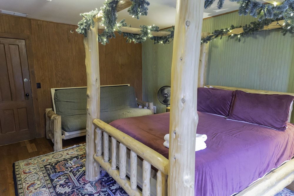 The Woods Inn 29/61