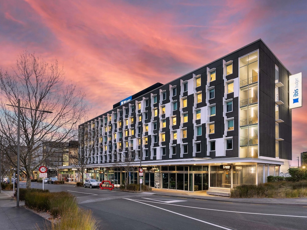 ibis budget Auckland Airport 12/64