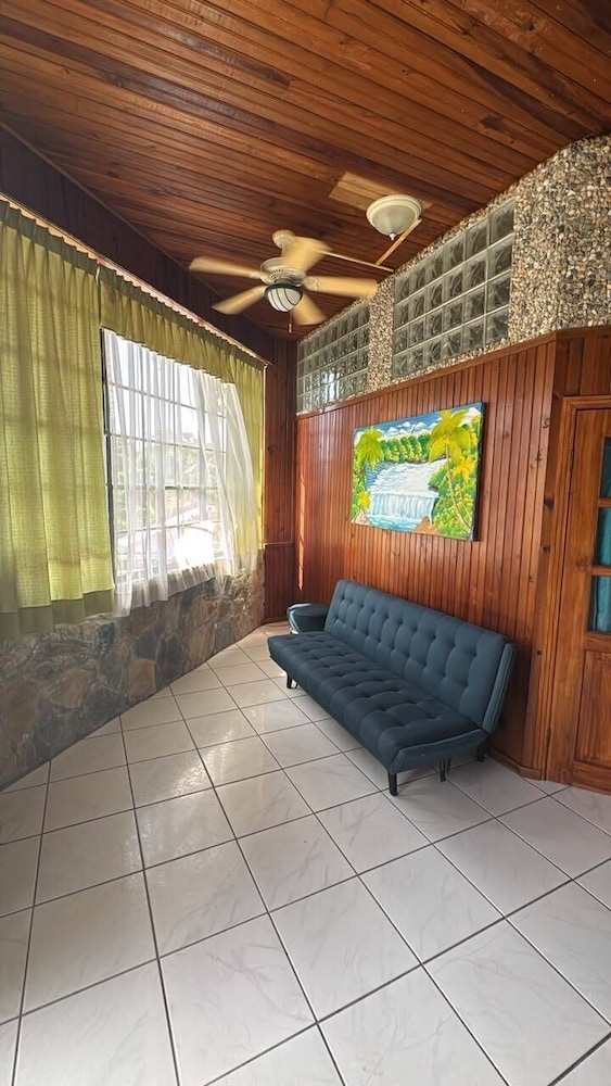 Coconut Tree West Bay 36/70