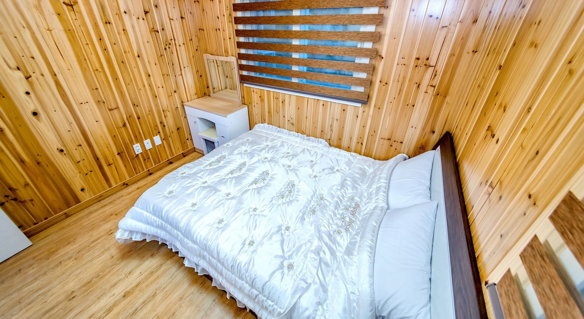 DELUXE, DOUBLE BED, OCEAN VIEW, 18 PYEONG