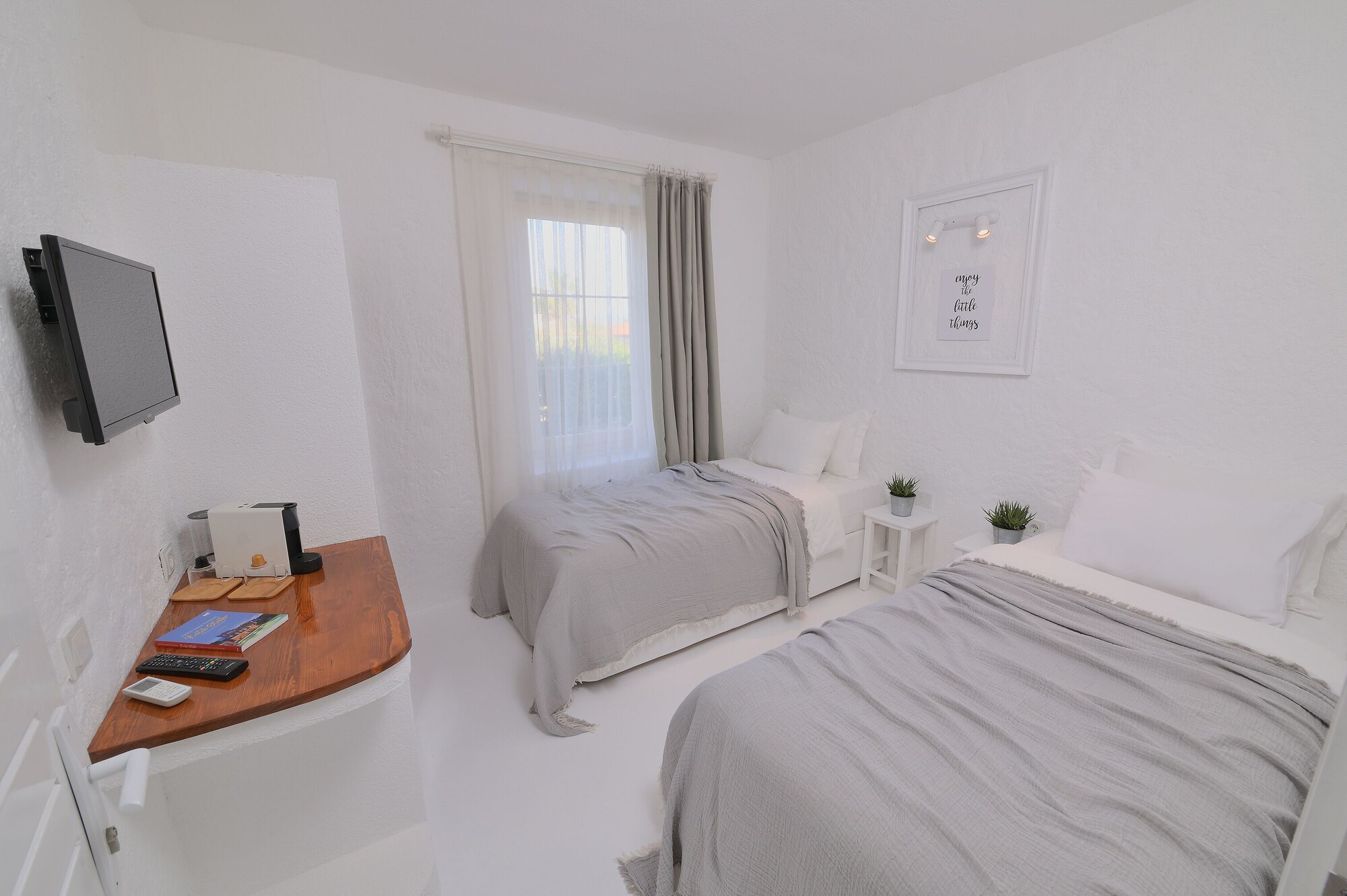 STANDARD, TWIN BEDS