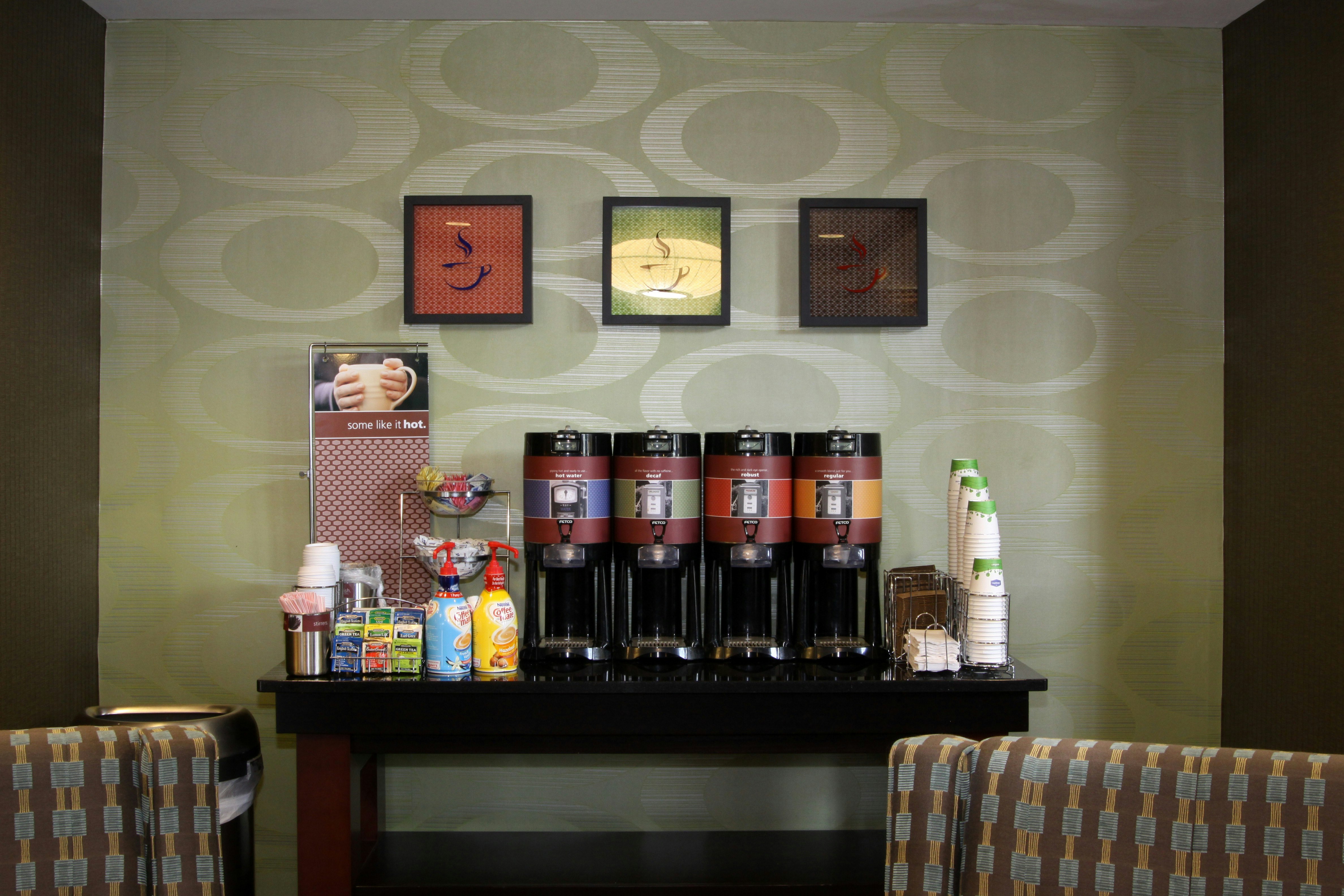 Hampton Inn Suites Paducah 27/55