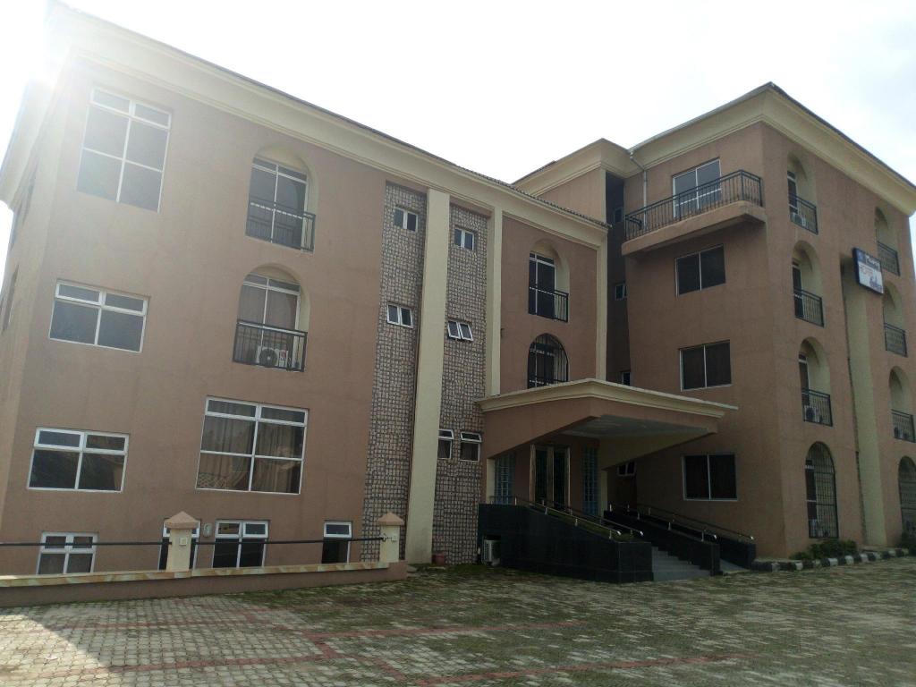 Modroy Hotel And Suites 2/14