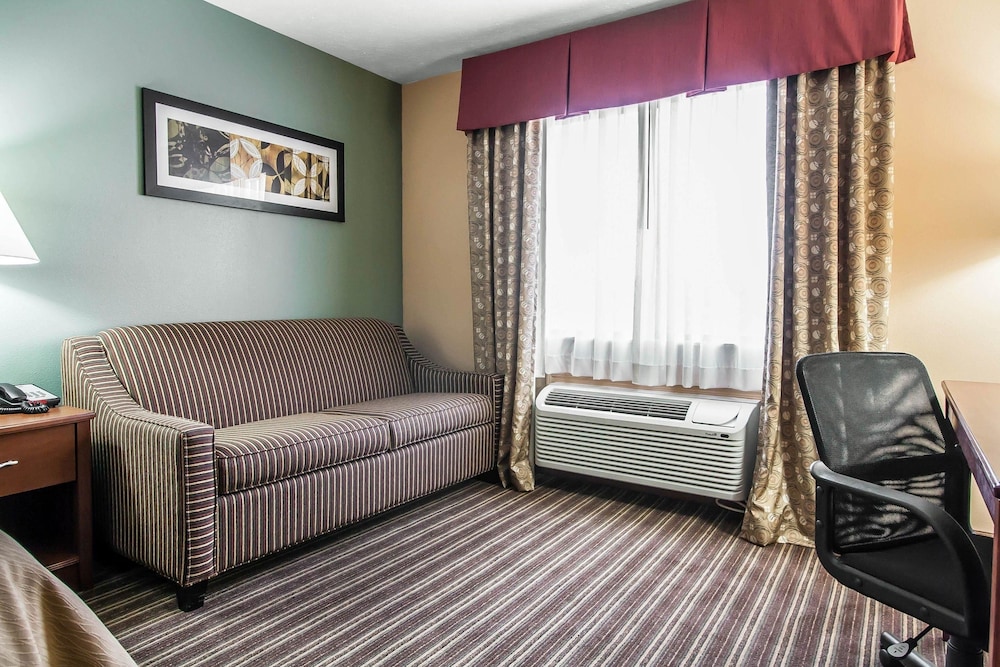 Comfort Inn Jackson I-40 22/33