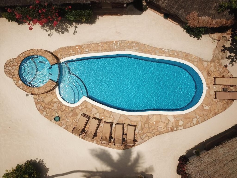Sea View Lodge Boutique Hotel 45/76