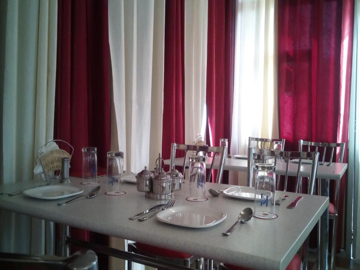 HOTEL KRISHNA JI 57/67