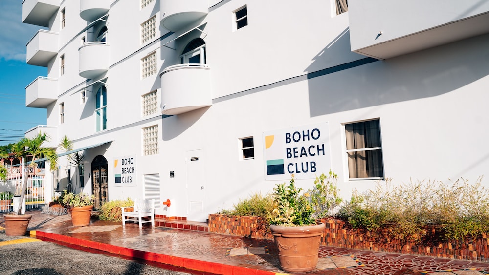 Boho Beach Club 3/39