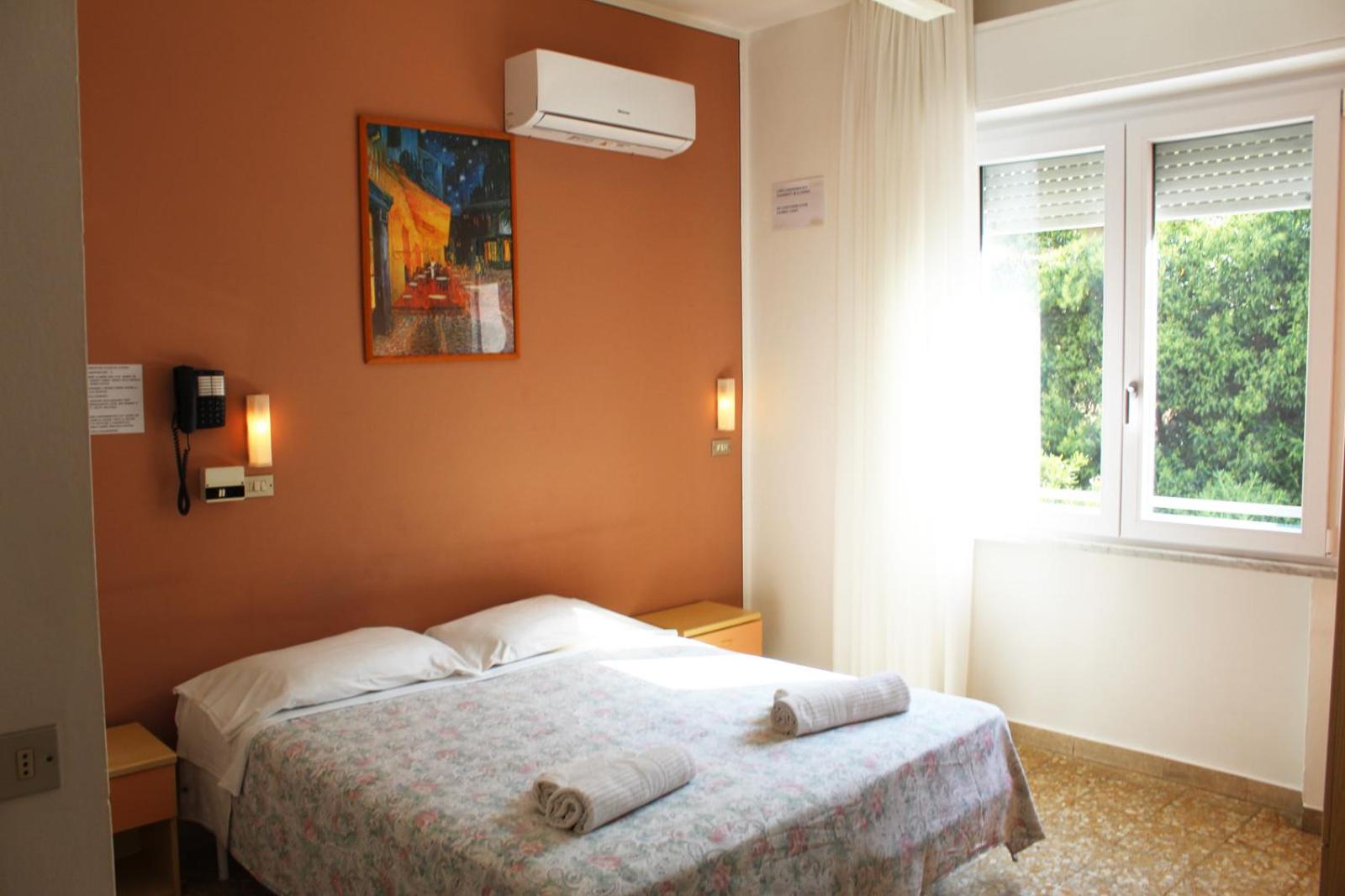 Hotel Pigalle 16/50