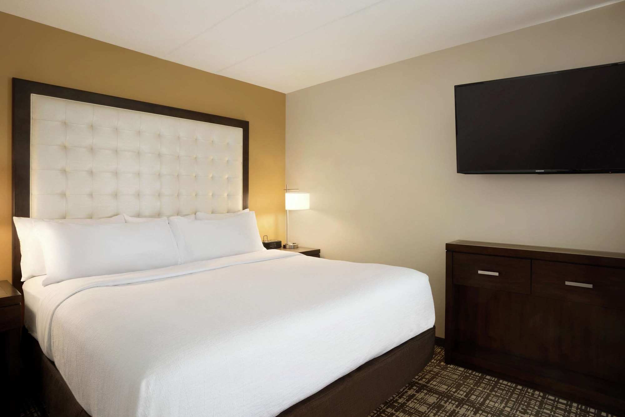 2 ROOMS, PREMIUM, SUITE, KING BED, ACCESSIBLE
