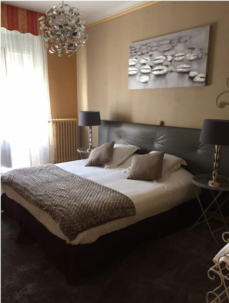 Logis Hotel and Restaurant - Le Mouton Blanc 12/36