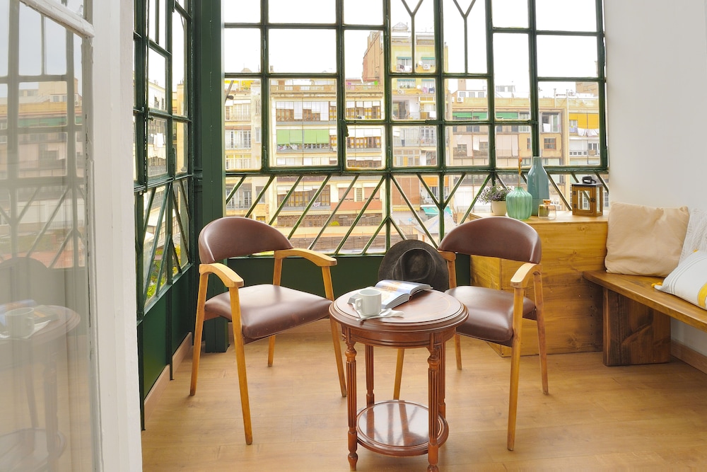 Hostal Girona 32/50