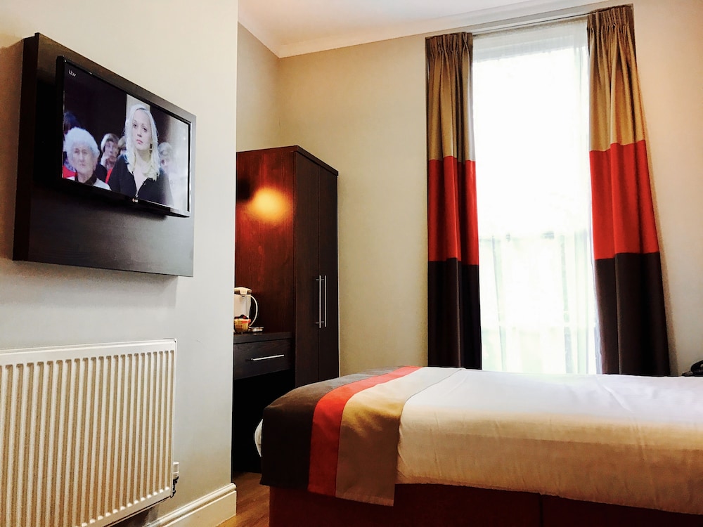 Royal Cambridge Hotel 43/61