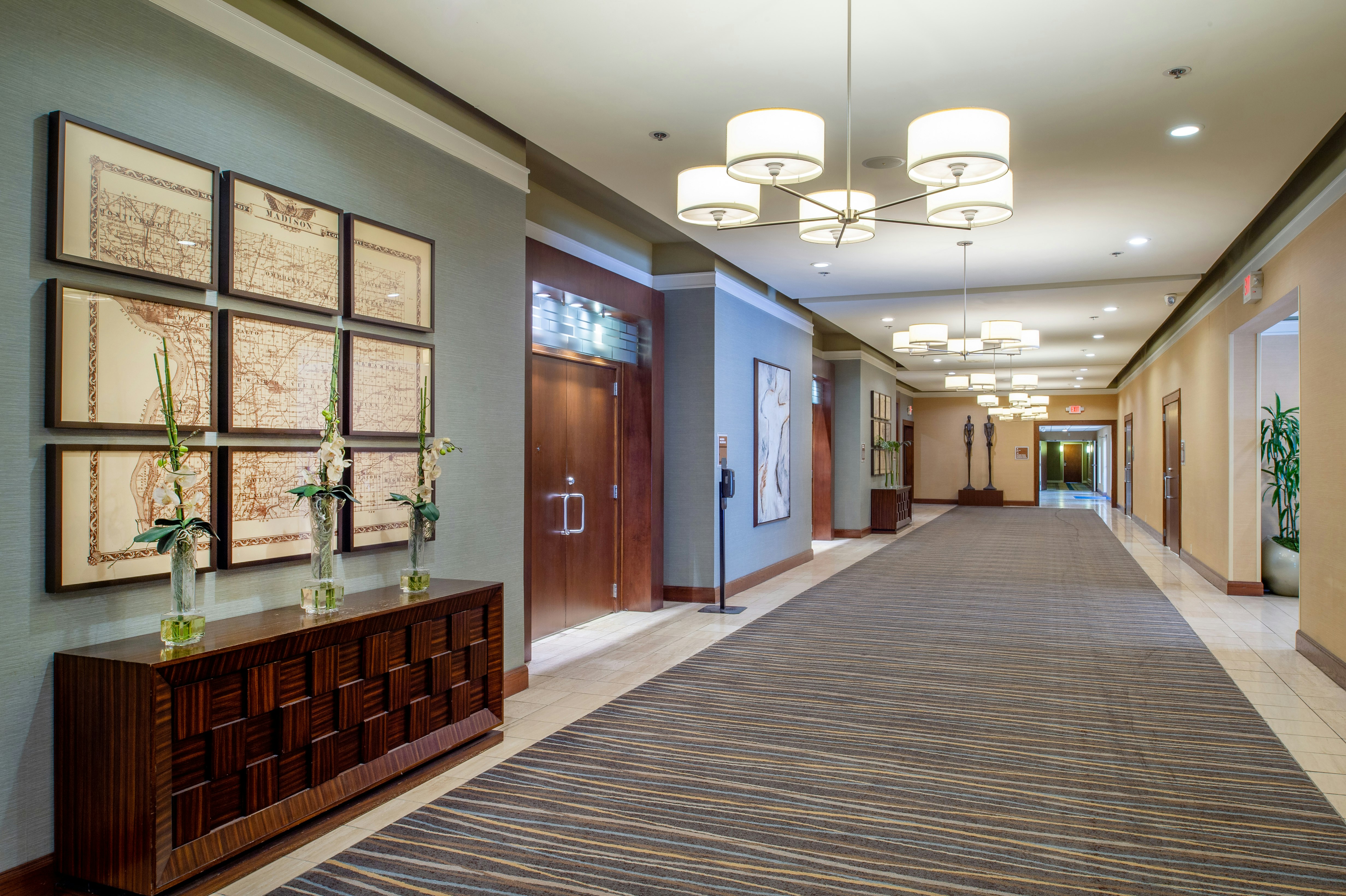Lobby at DoubleTree by Hilton Hotel Collinsville - St. Louis, COLLINSVILLE - IL