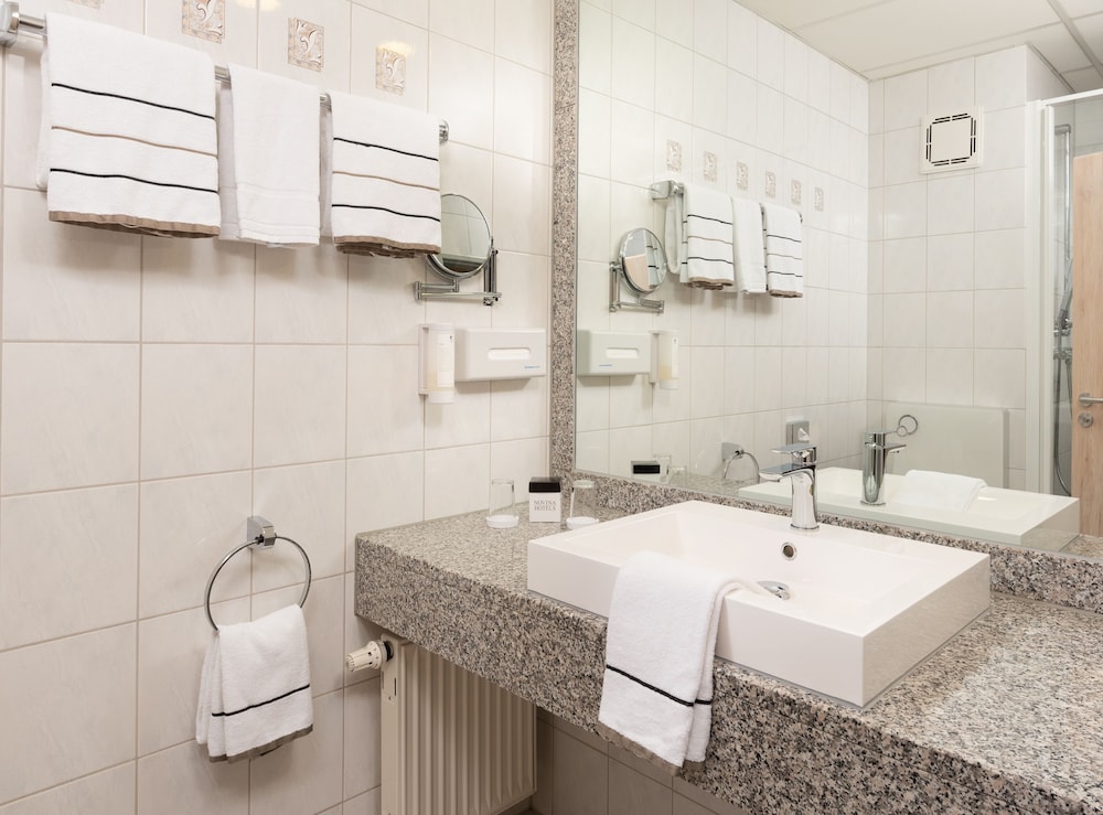 Novina Hotel Sudwestpark Nurnberg 12/68
