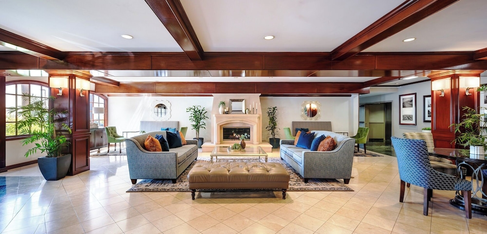 Ayres Suites Diamond Bar 8/65