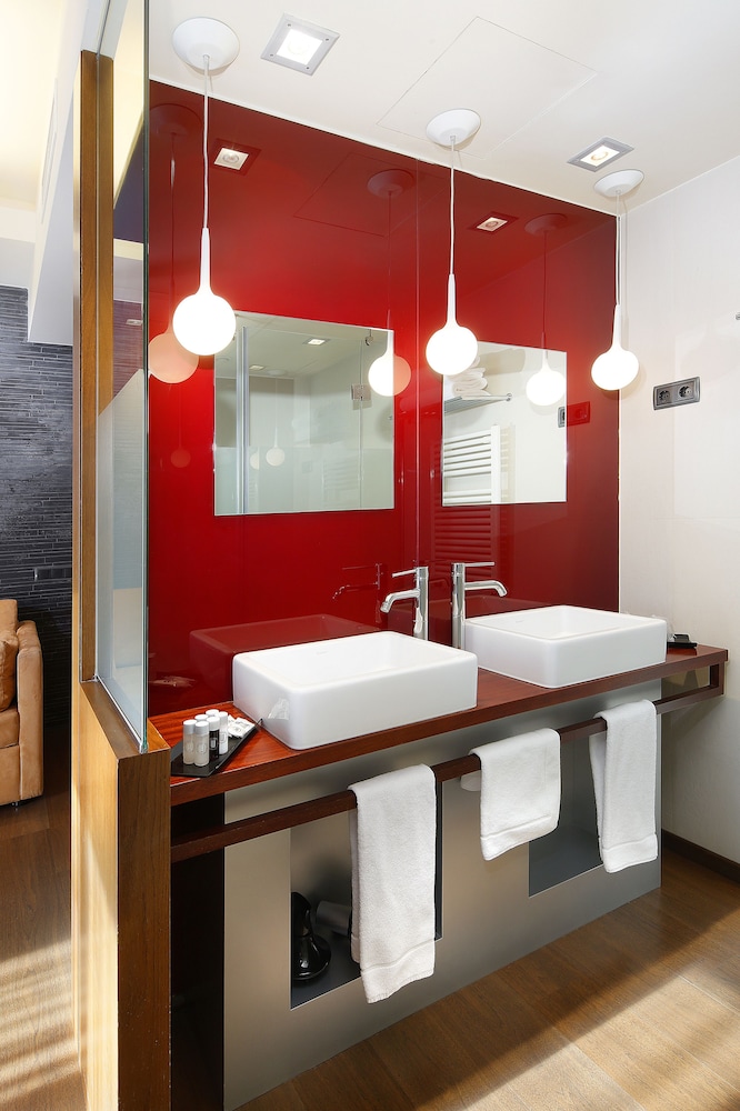 WILSON BOUTIQUE HOTEL 4/64