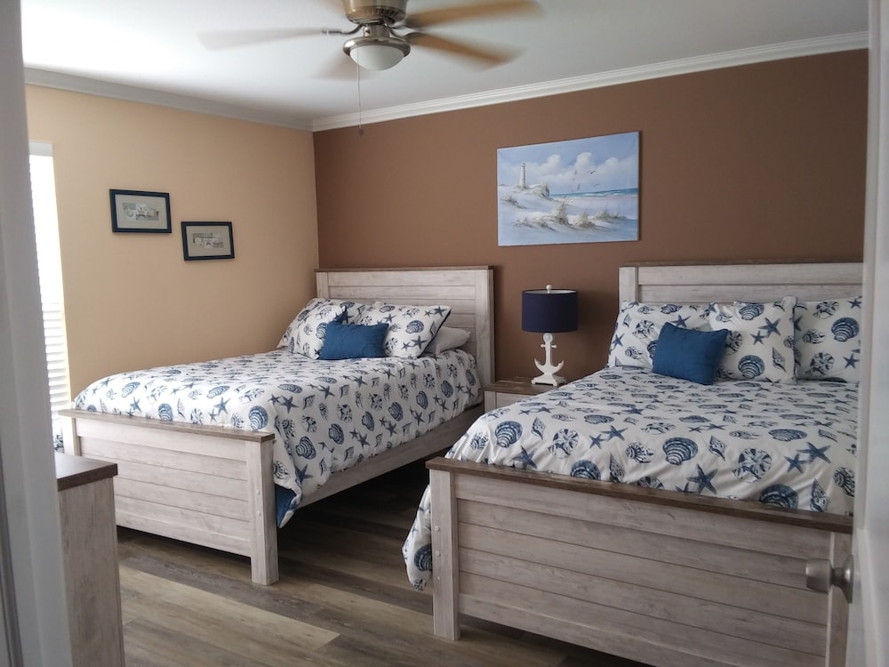 Executive Keys Condominiums on the Beach 16/66