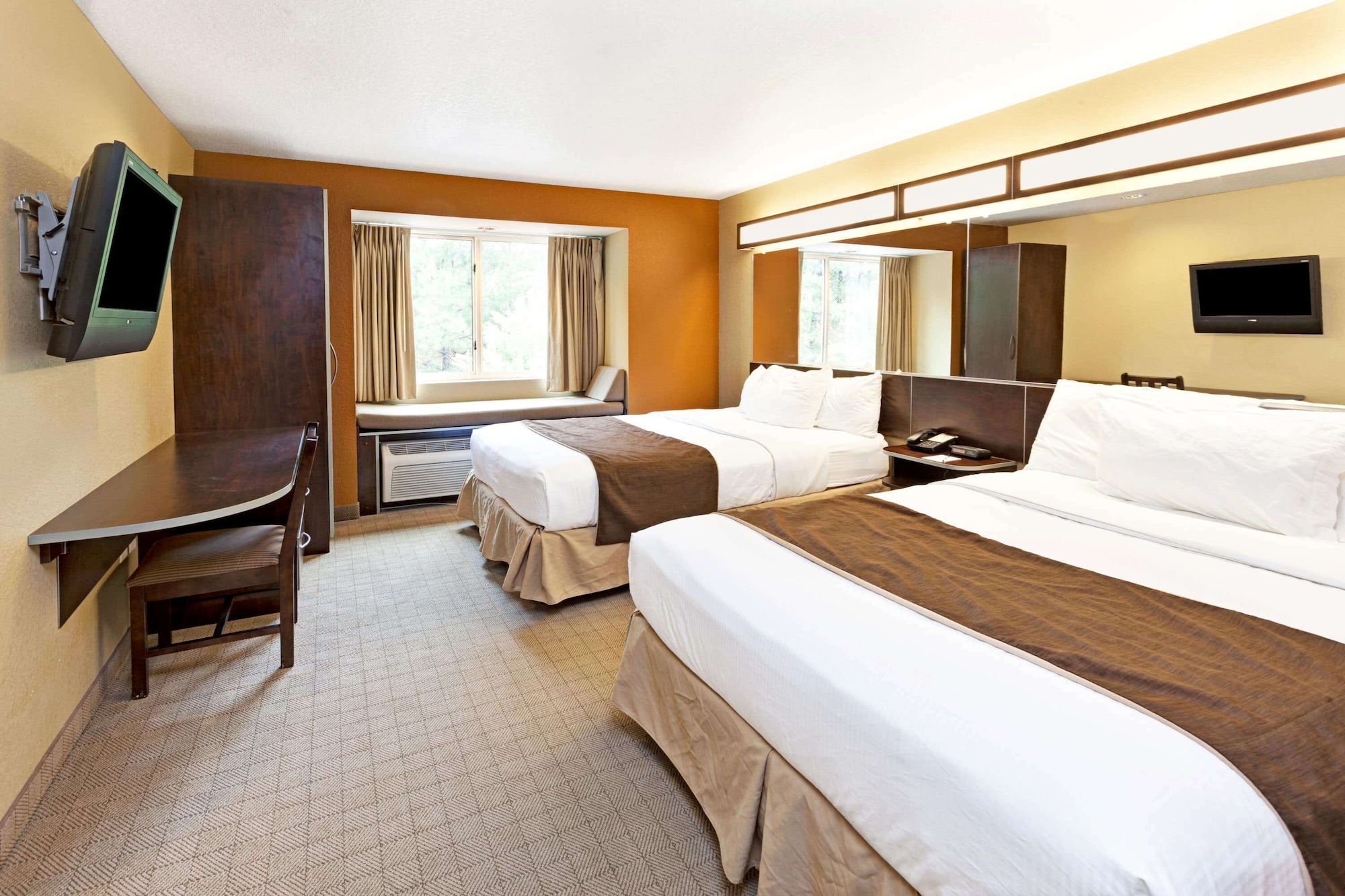 غرفة بسريرين كوين لذوي الإعاقة، Microtel Inn & Suites by Wyndham Woodstock/Atlanta North 2/3