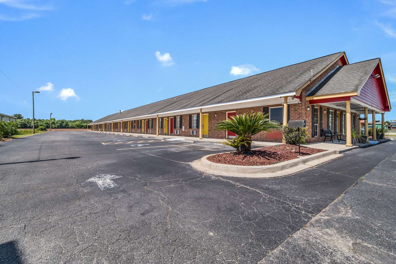 Econo Lodge Santee SC 25/28