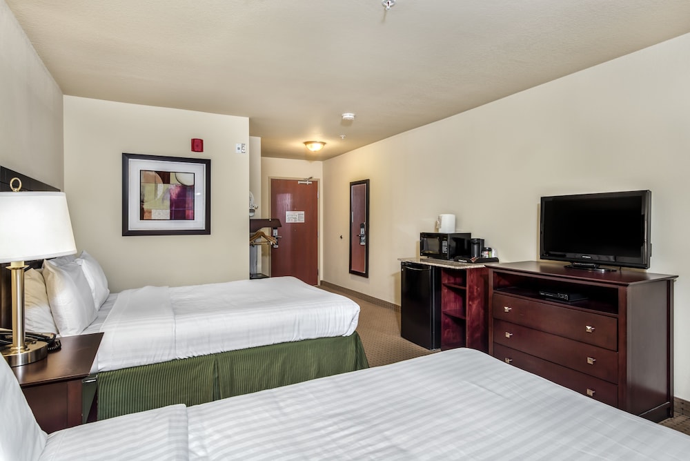 Cobblestone Inn and Suites - Vinton, IA 5/21
