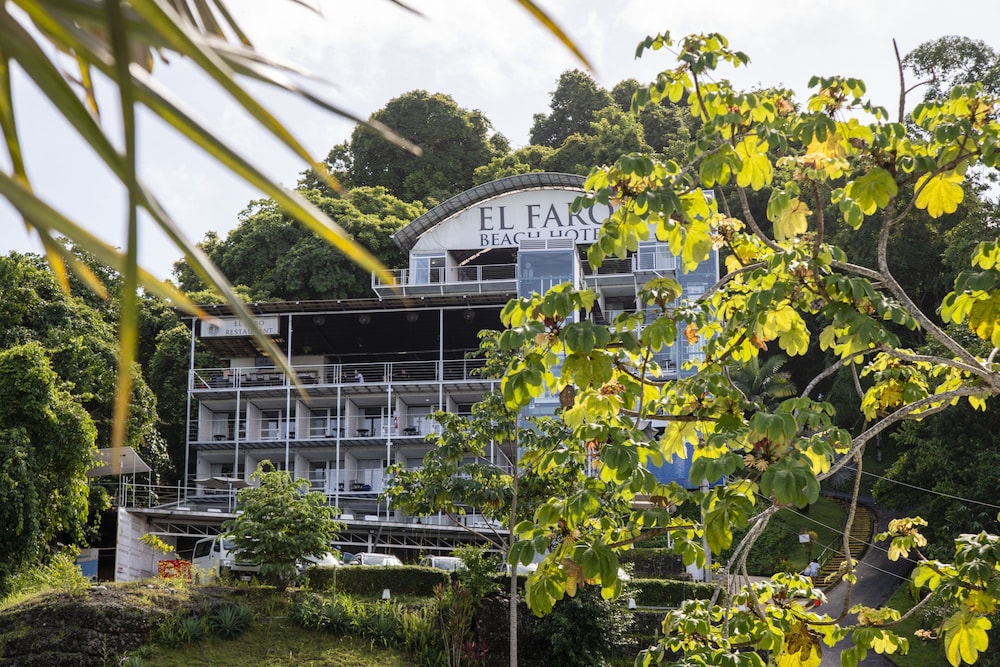 El Faro Beach Hotel 26/65