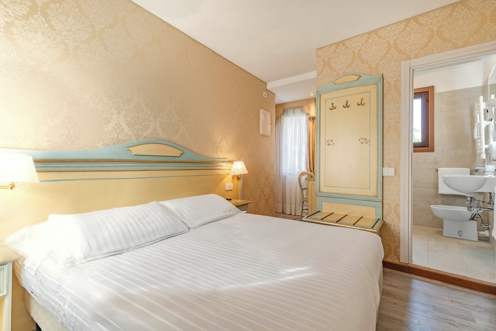 ECONOMY, DOUBLE BED