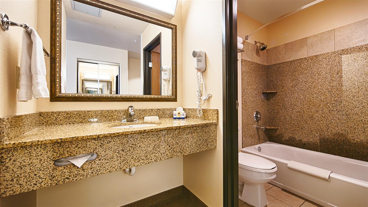 Best Western Territorial Inn & Suites 13/13