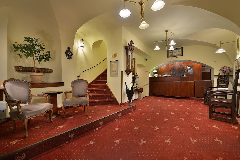U Tri Pstrosu Hotel 10/50