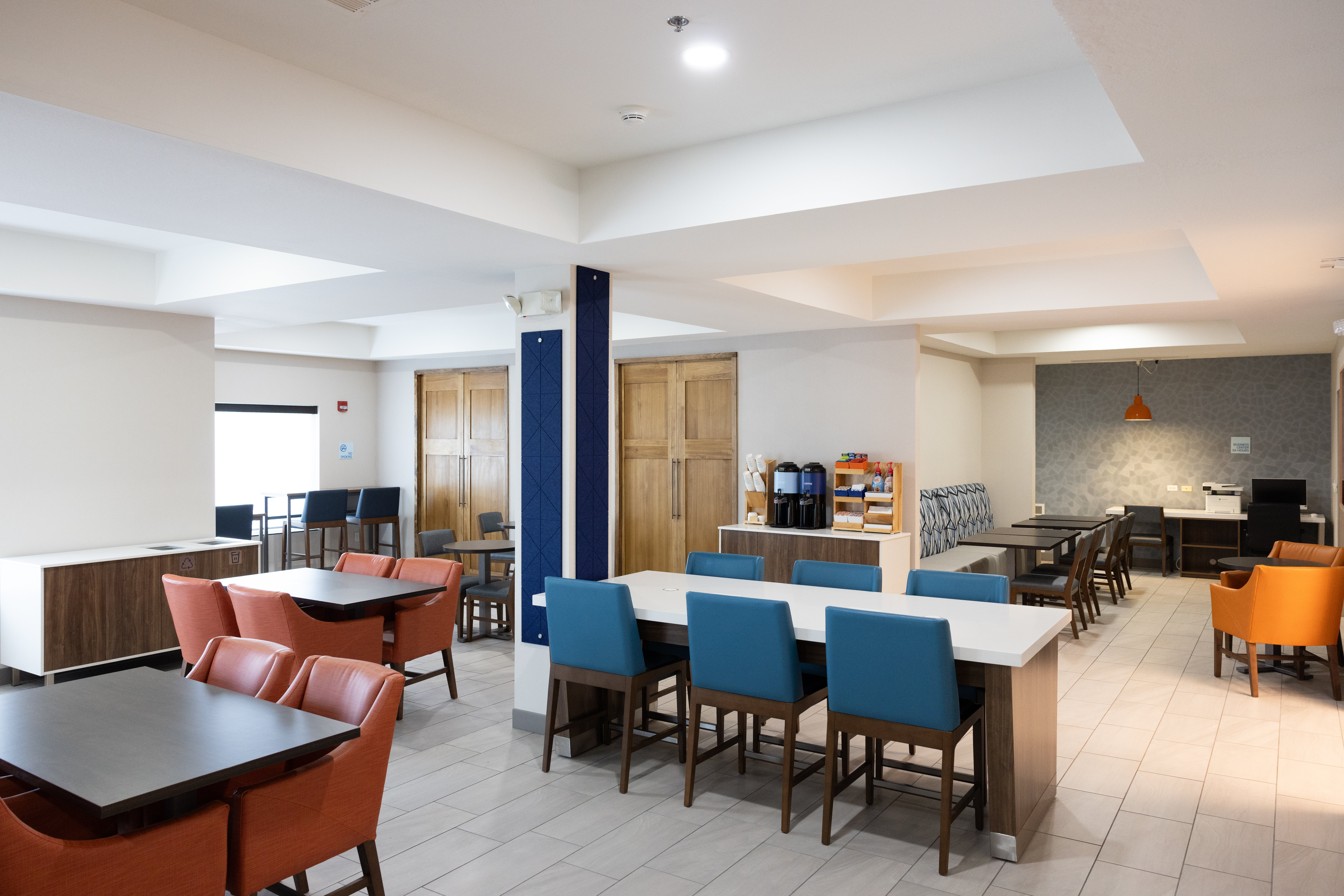 Holiday Inn Express Hotel And Suites Wichita Airport 41/58