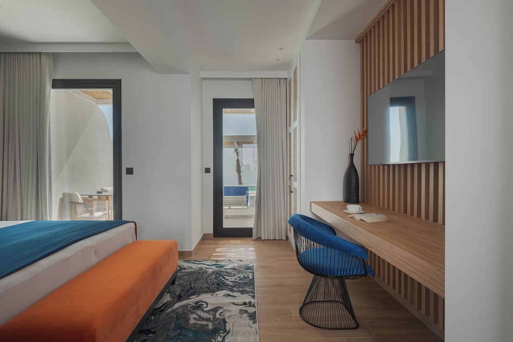 Lagoon, Suite, Twin Beds, Sea View, Shared Pool، Cresanto Luxury Suites 3/8