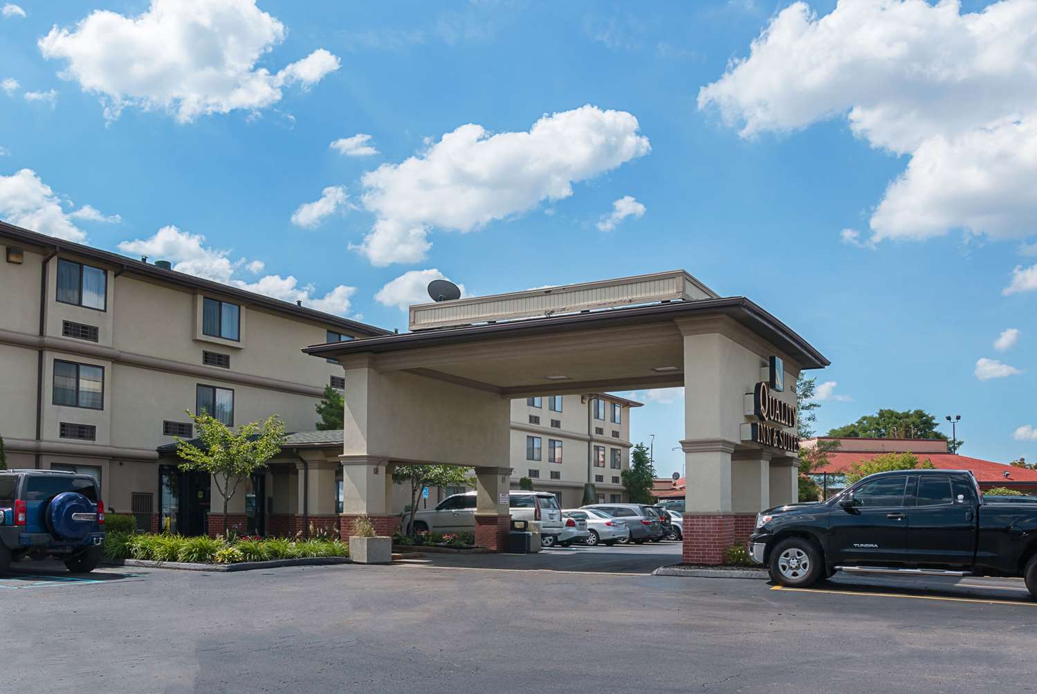 Quality Inn and Suites Detroit Metro Airport 27/27