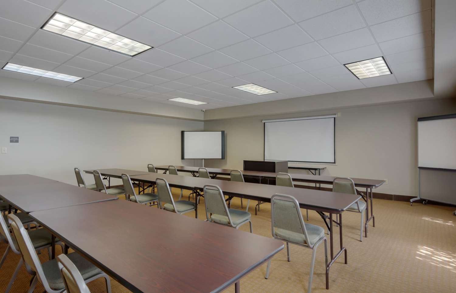 Sleep Inn & Suites Prince George near Fort Lee 26/31