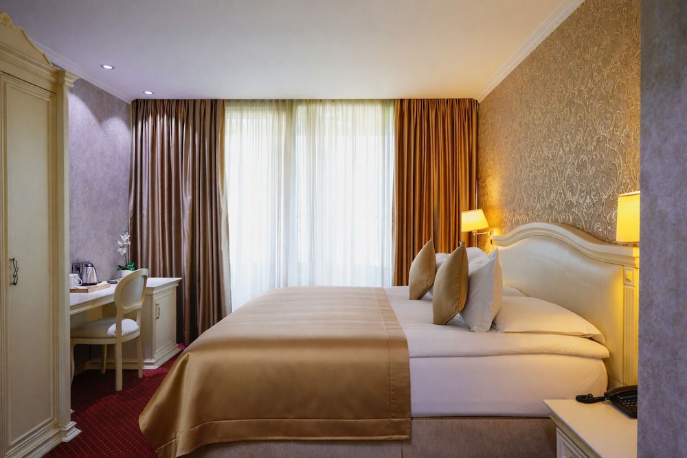 SUPERIOR, DOUBLE BED, BALCONY