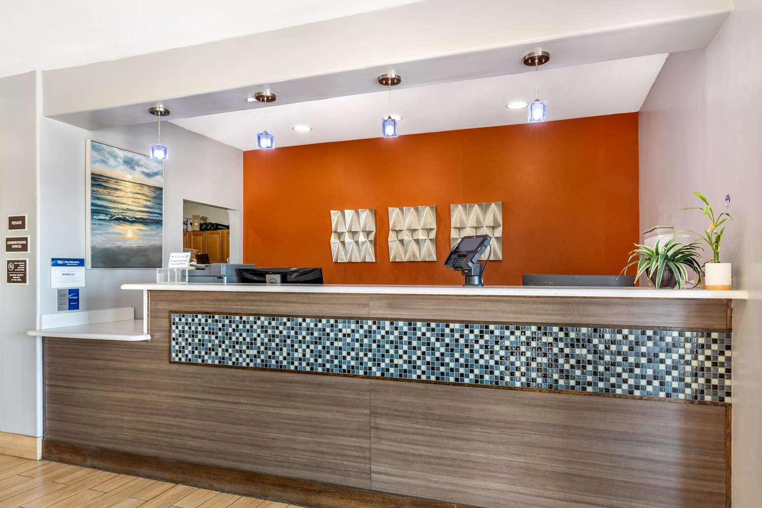 Best Western Club House Inn & Suites 6/34
