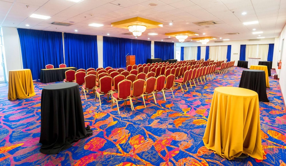 Radisson Hotel Trinidad 44/49