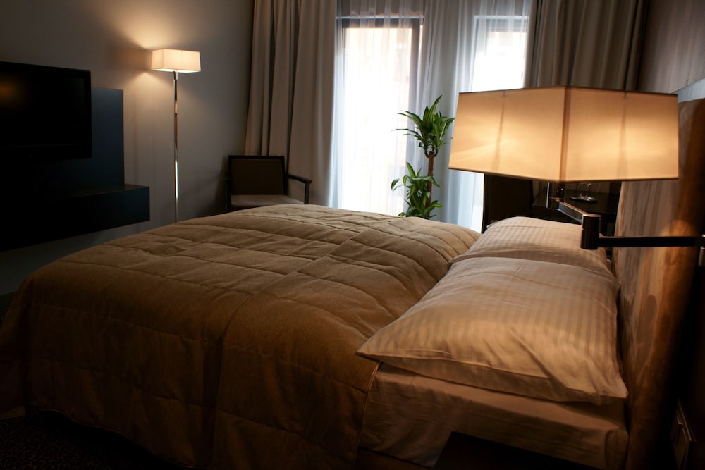 Hotel Avance 14/69