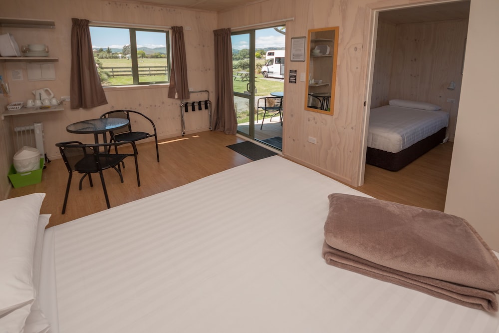 Martinborough Top 10 Holiday Park 16/35