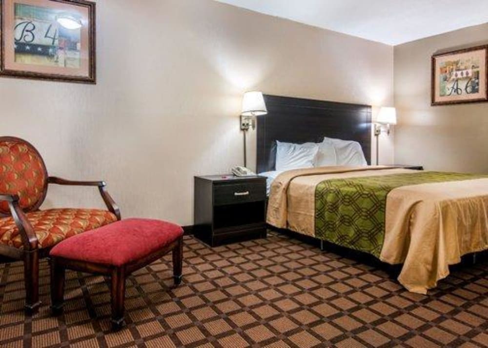 Econo Lodge Selma - Smithfield 17/25