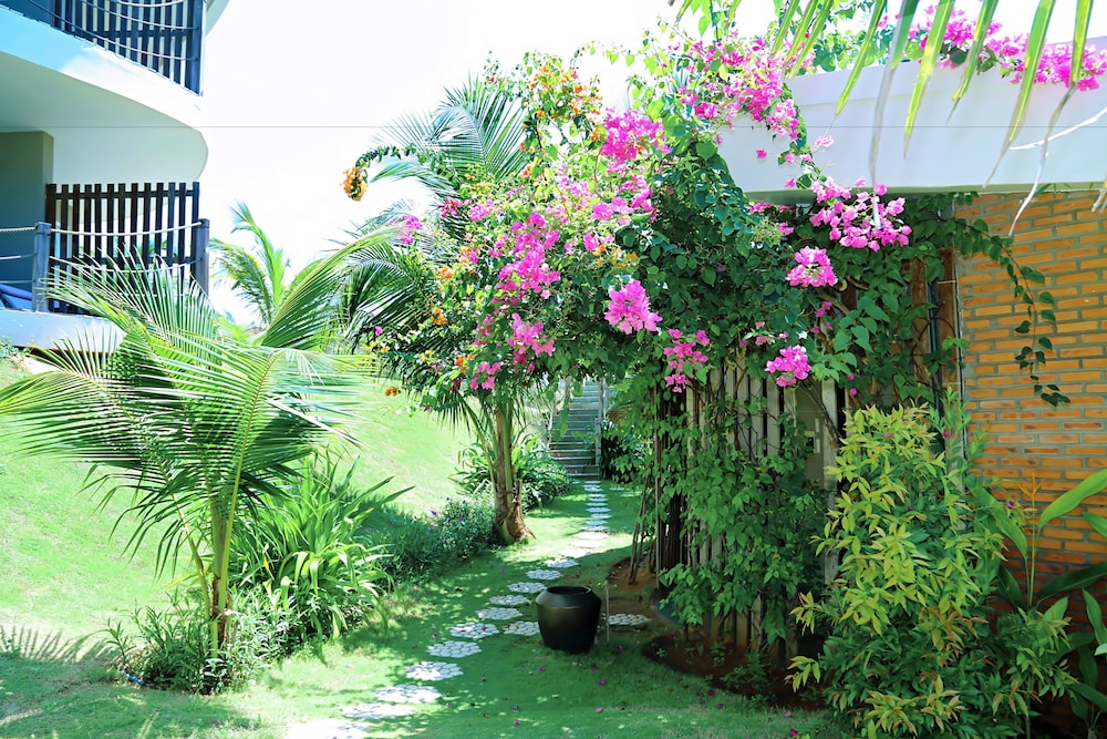 Sandunes Beach Resort Spa 70/74