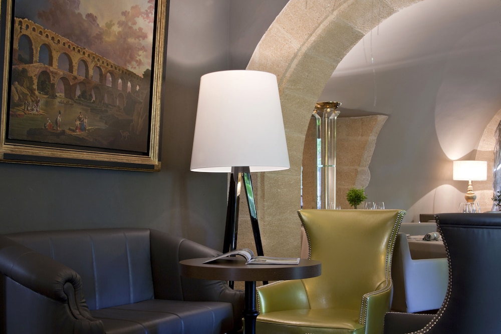 Hostellerie Le Castellas 16/46