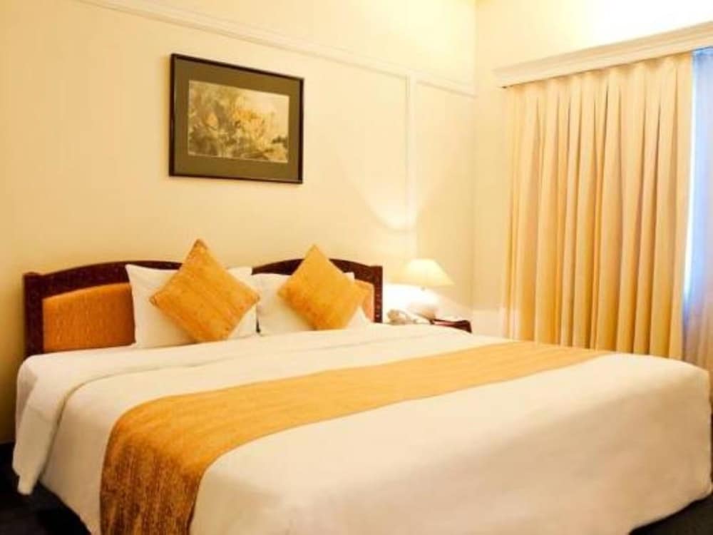Royal Hotel Saigon 21/70