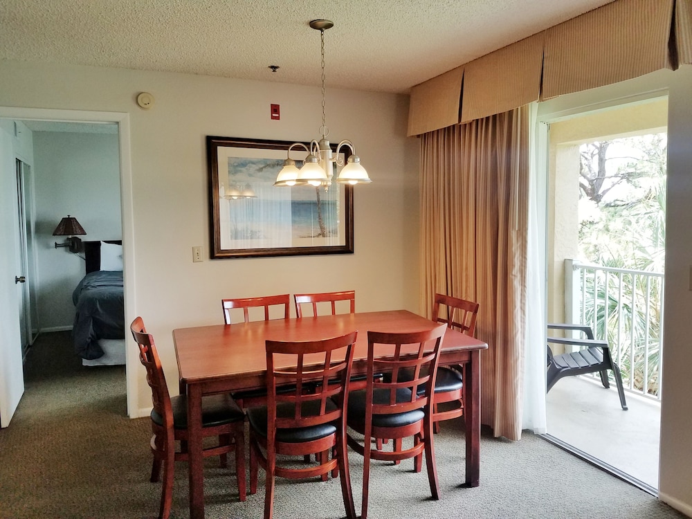 Parc Corniche Condominium Suites 44/62
