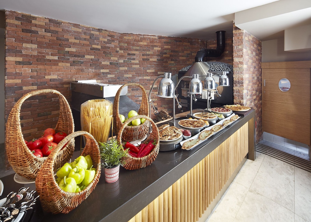 Lalila Blue Suites 63/73