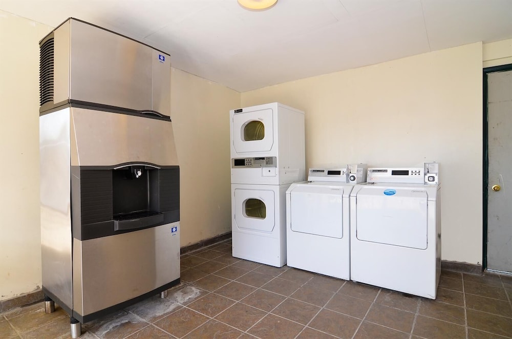 Americas Best Value Inn Lebanon MO 27/38