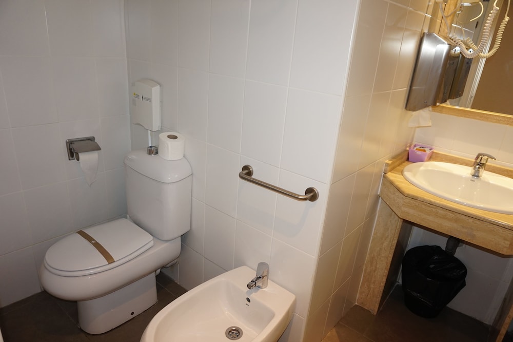 Far Home Hostel 16/71