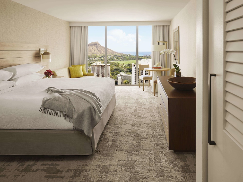 Alohilani Resort Waikiki Beach 16/67
