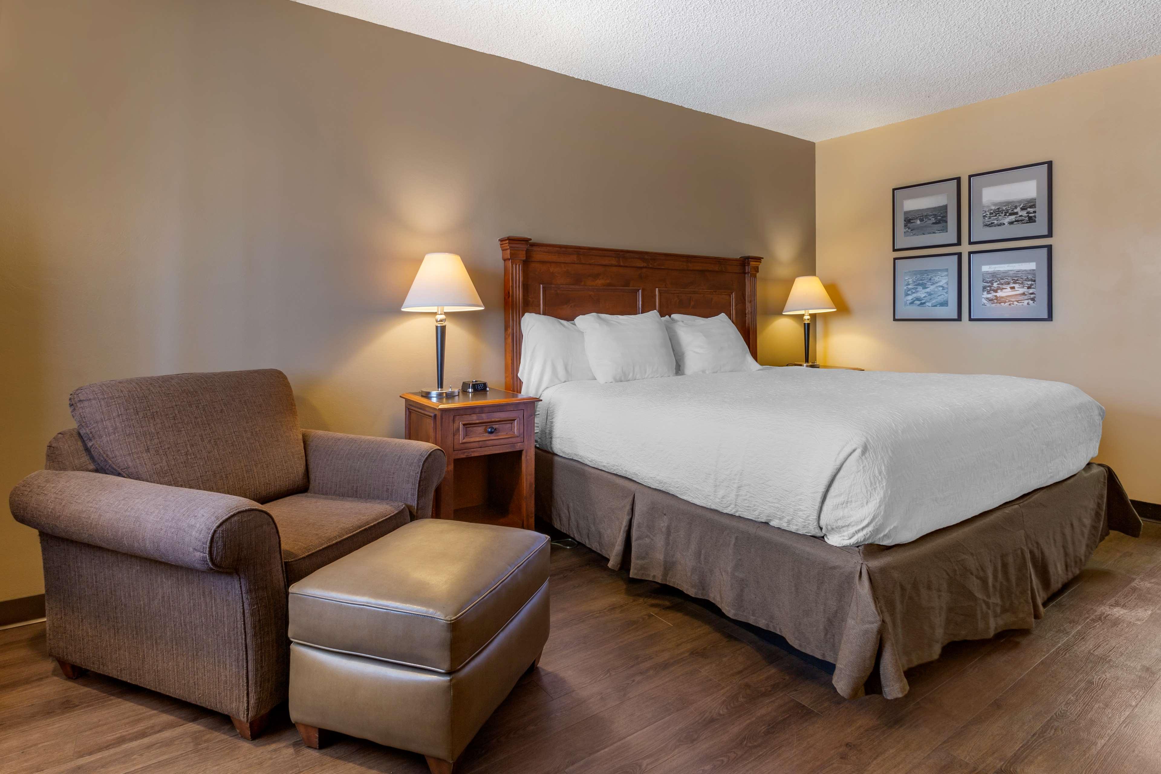 غرفة بسرير مزدوج، Best Western Plus King's Inn & Suites 4/9