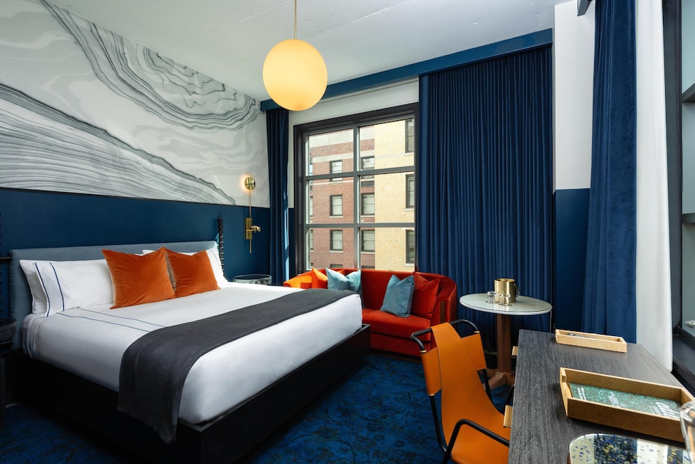 Gold, King Bed
