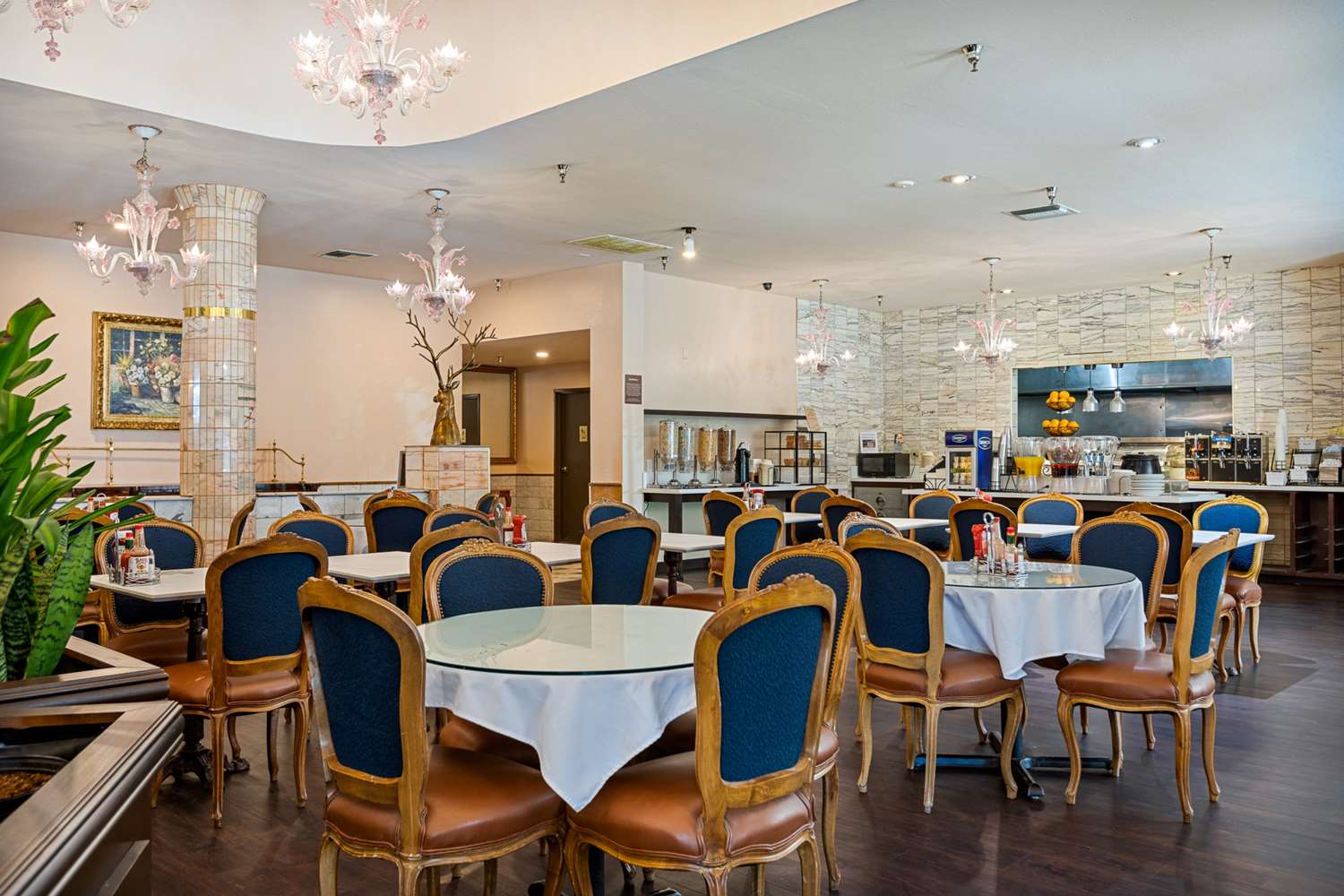 Chateau Big Bear Boutique Hotel, BW Signature Collection 38/55